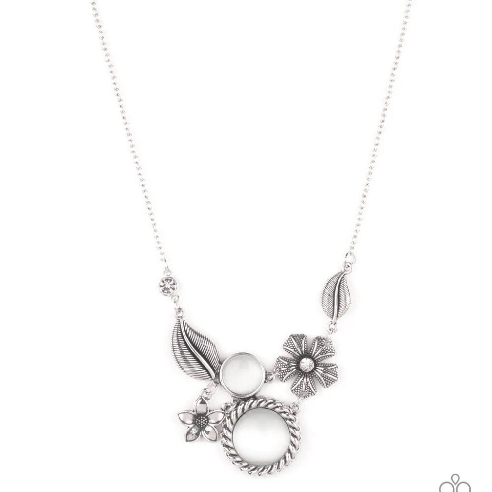 Paparazzi Jewelry Accessories - Exquisitely Eden - White Necklace - Vintage - Picture 2 of 6